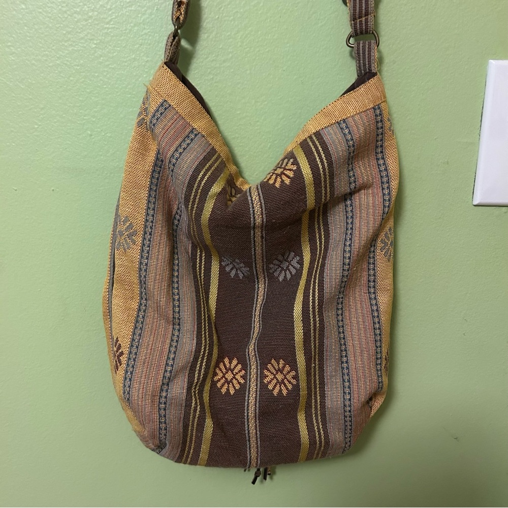 American Eagle Boho Shoulder Bag - Picture 3 of 3